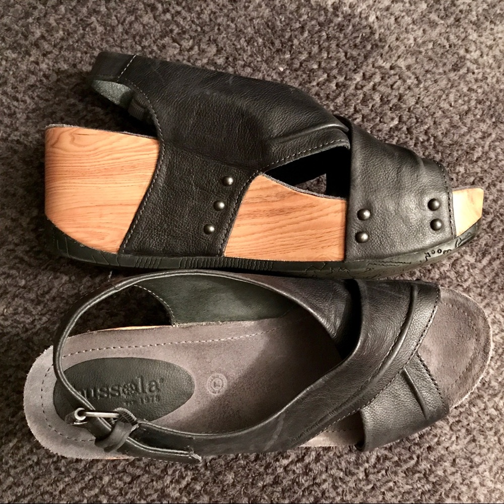 Bussola Black Leather Sandals